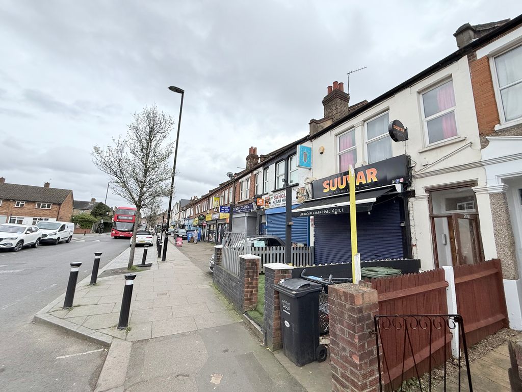 Property photo 1 of 8