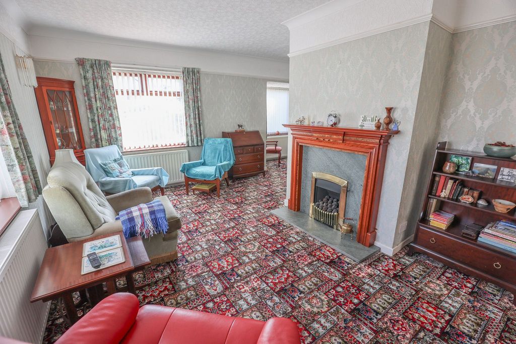 Property photo 3 of 13