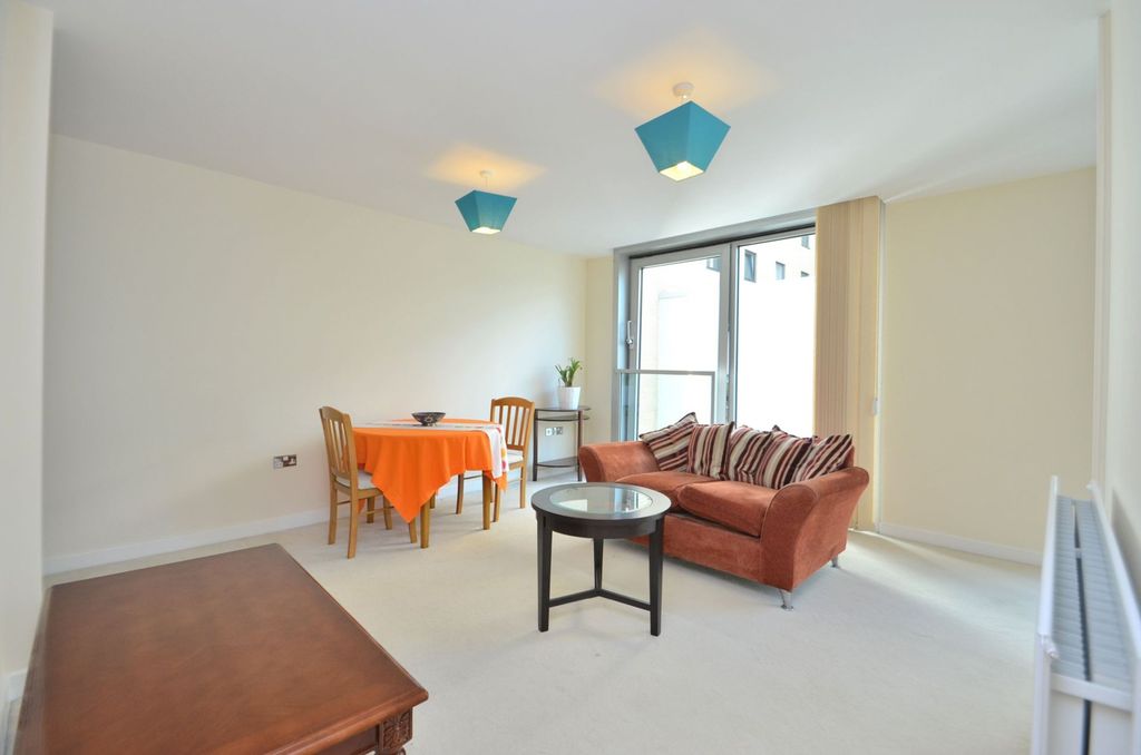 Property photo 2 of 11