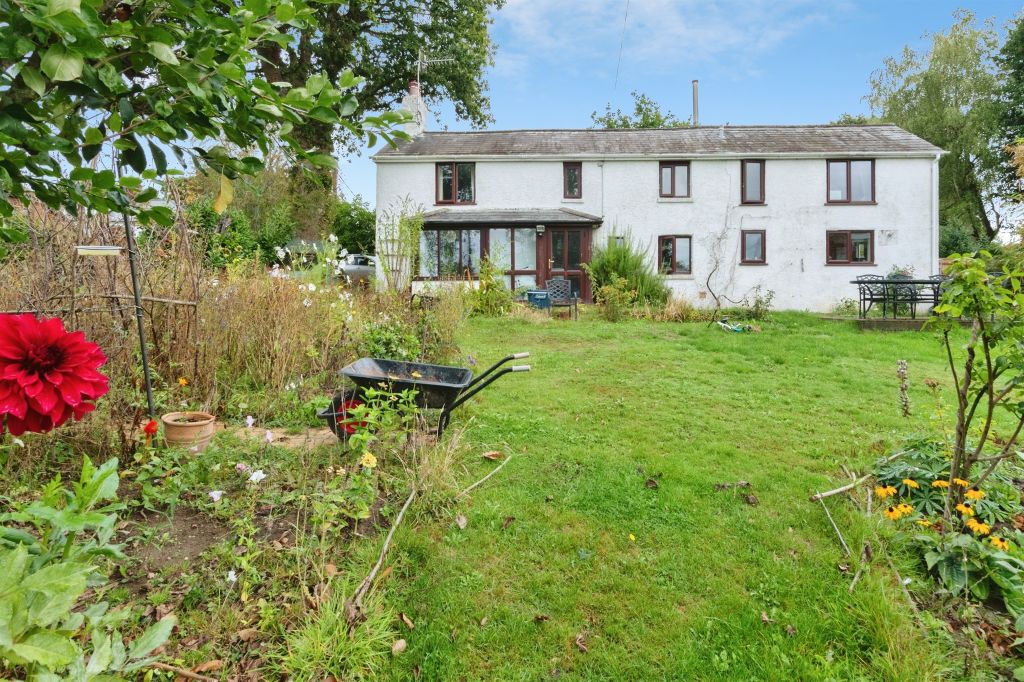Property photo 3 of 11