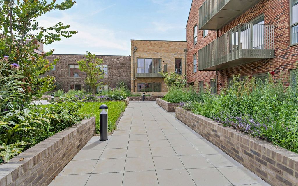 Property photo 1 of 11 Picture No. 01