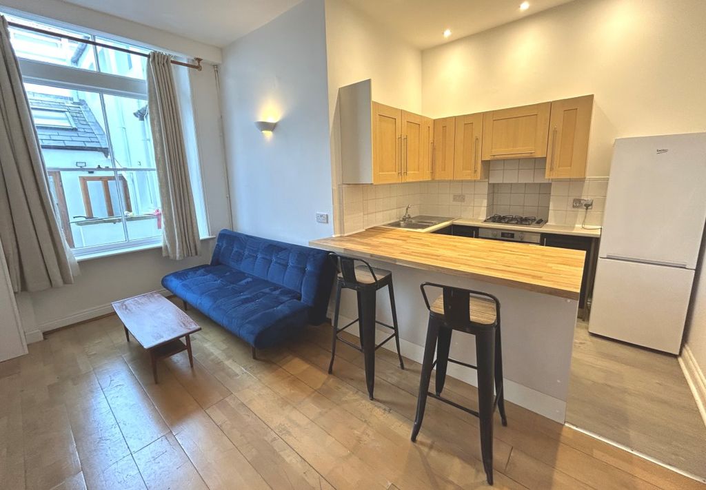 Property photo 2 of 8