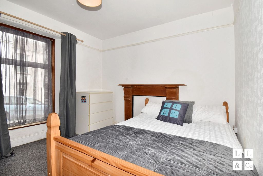 Property photo 3 of 14 Bedroom