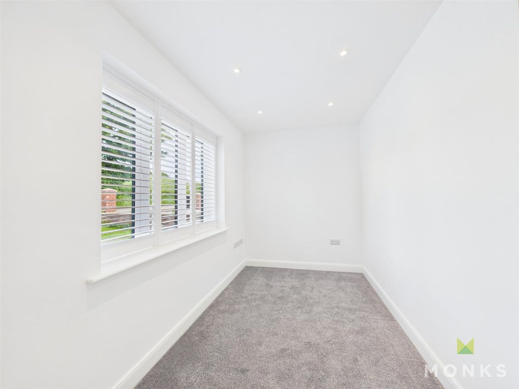 Property photo 3 of 23 Cam01348G0-Pr0826-Still005.Jpg