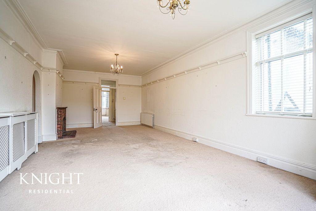 Additional image 6 of 2 bed property for saleConnaught Avenue, Frinton-On-Sea CO13