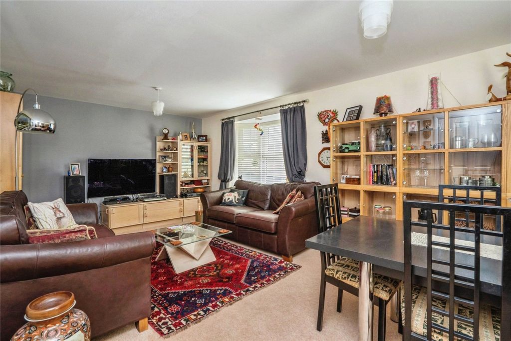Property photo 2 of 17 Picture No. 03