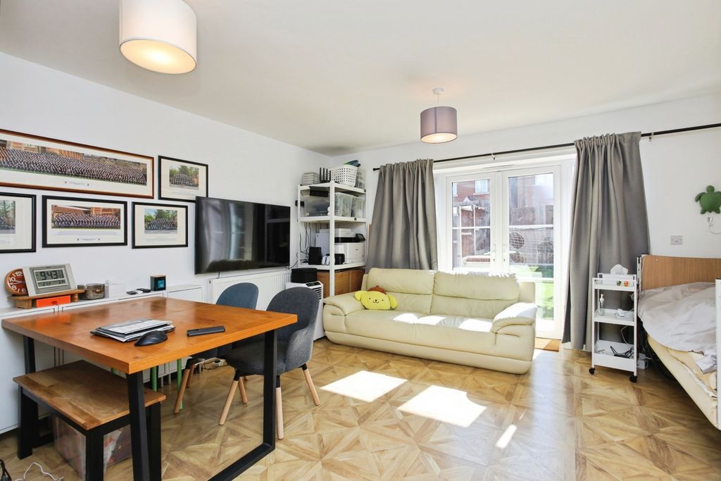Property photo 2 of 13 Pbox-Img.Jpg