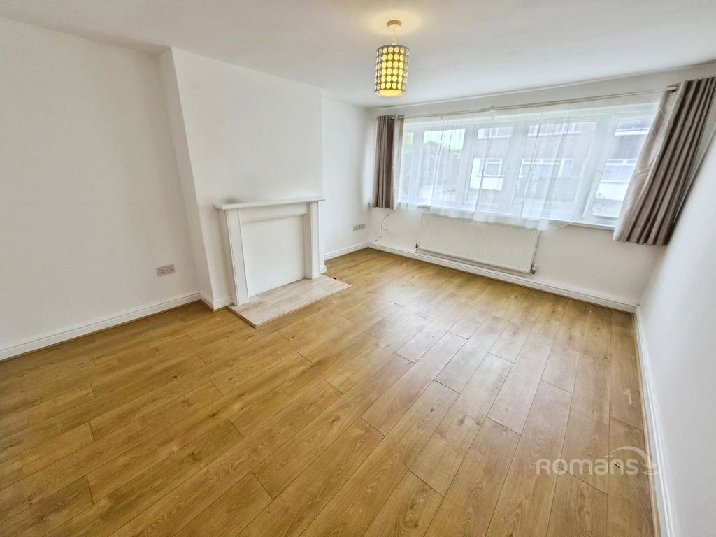 Property photo 3 of 11 Pbox-Img.Jpg