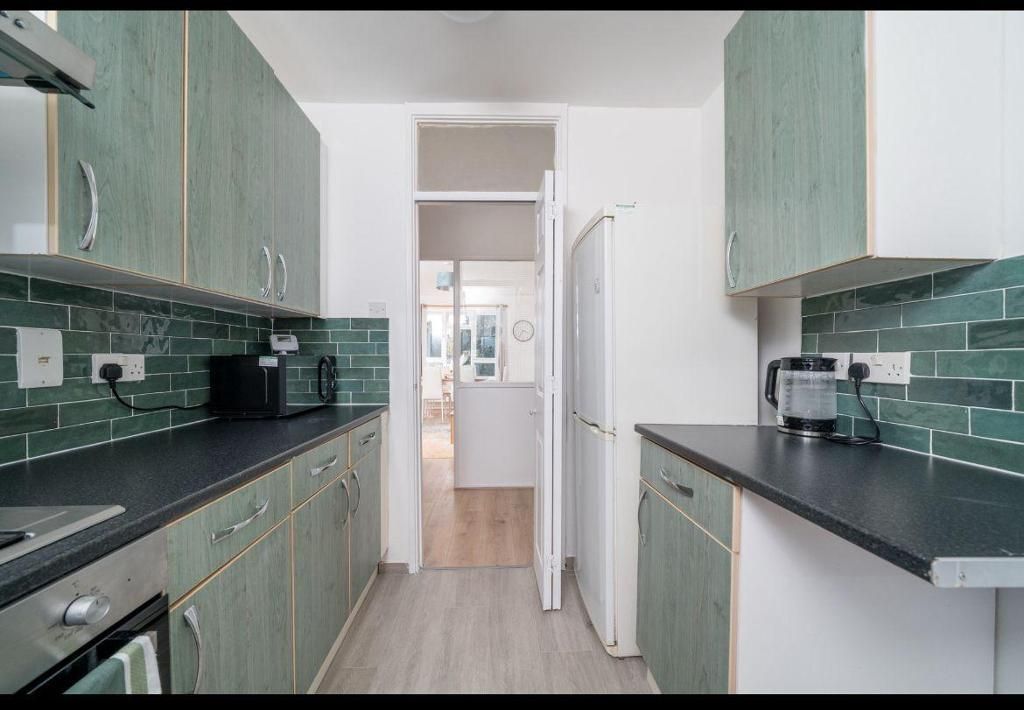 Property photo 3 of 11 Photo 3