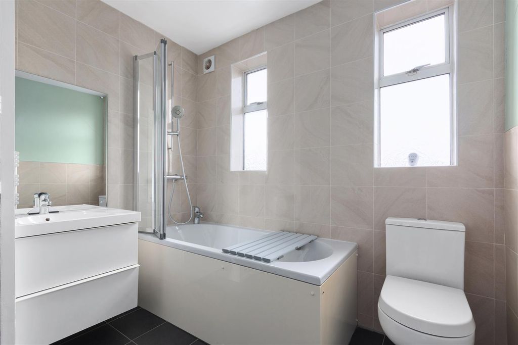 Property photo 3 of 12 Bathroom