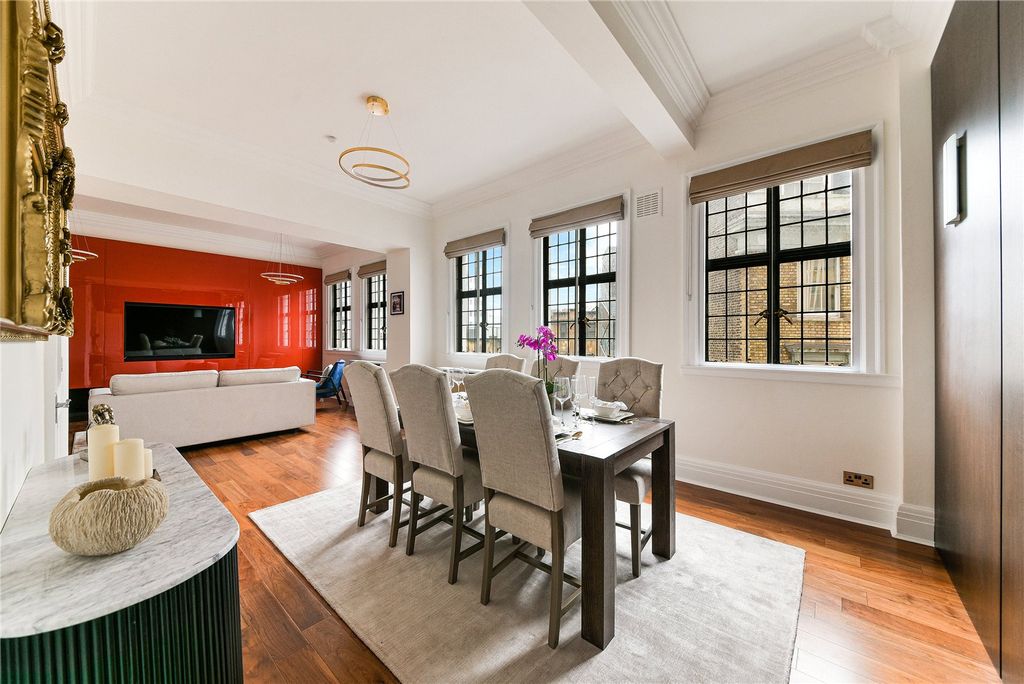 Property photo 2 of 9 Dining Room