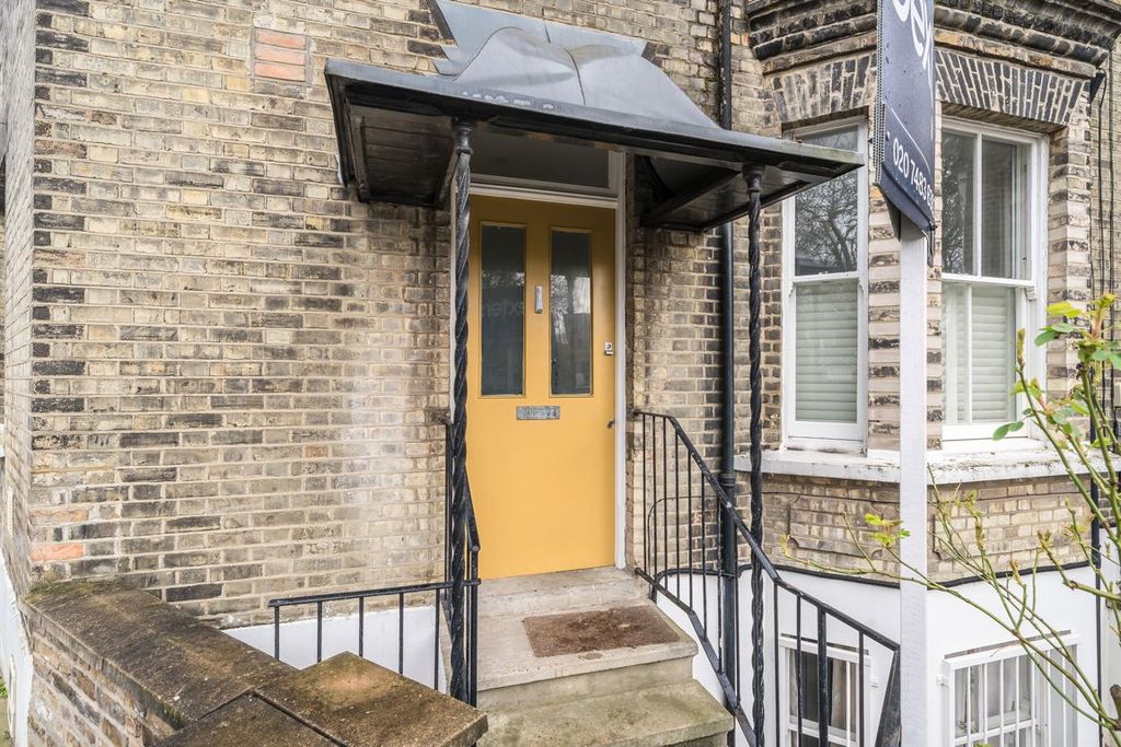 Property photo 1 of 8