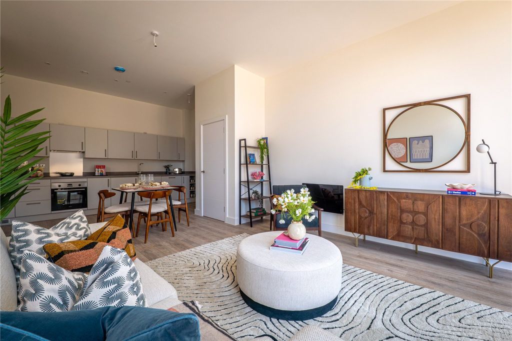 Property photo 1 of 9 Open Plan