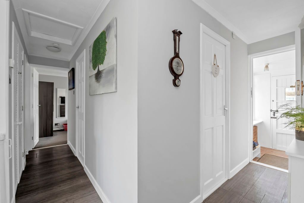 Property photo 2 of 22 Entrance Hall