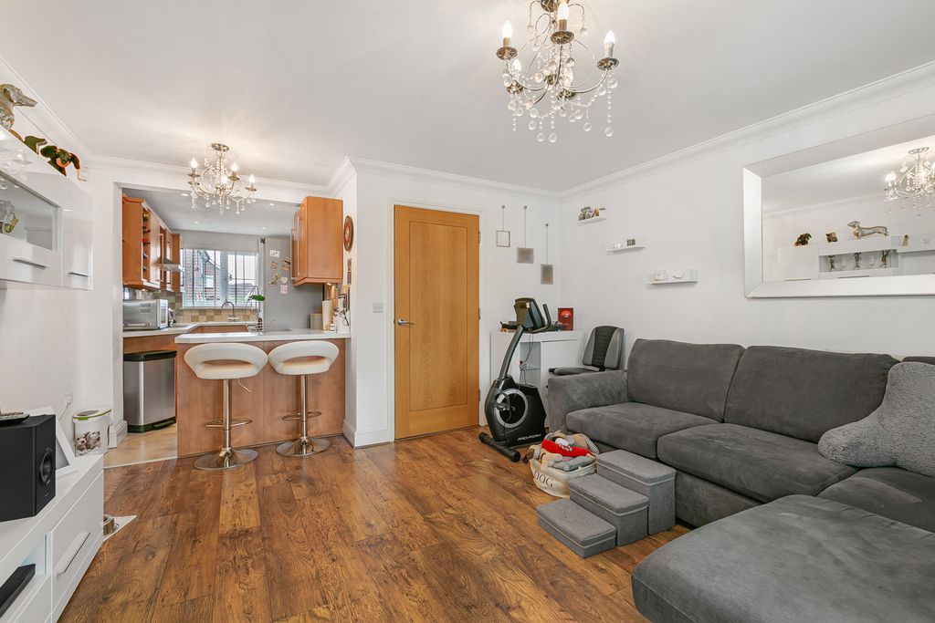 Property photo 2 of 13 Reception/Kitchen