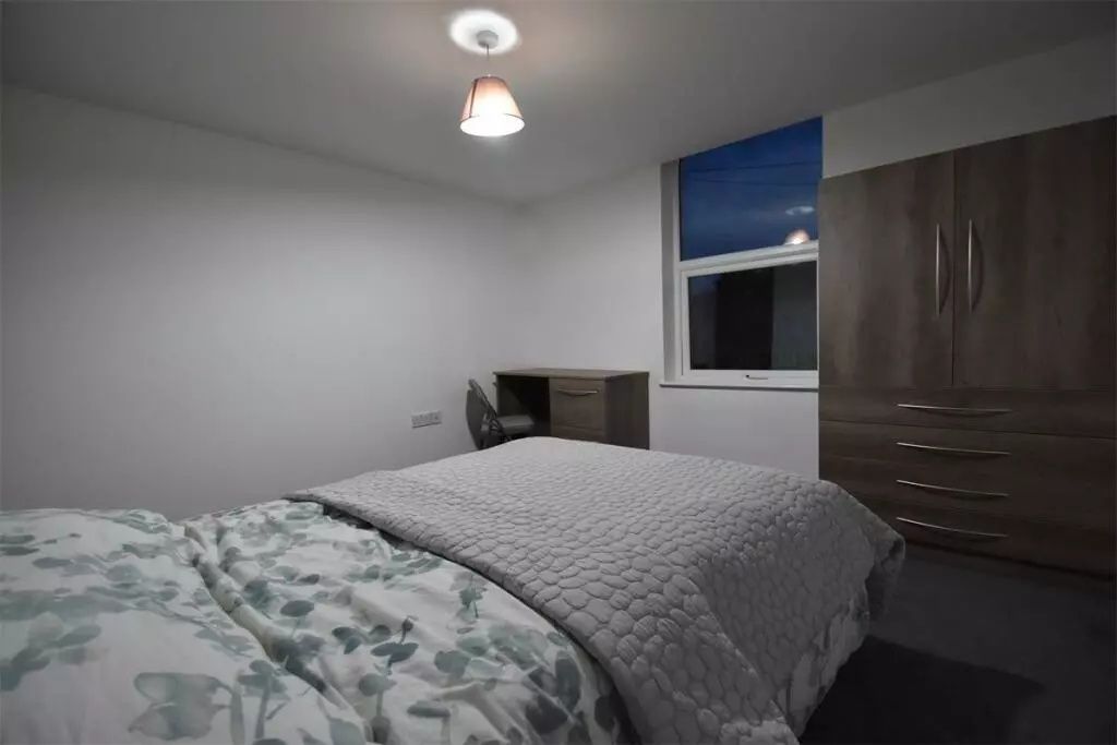 Property photo 3 of 11 A Neat And Cozy Double Bedroom Featuring A Comfort...