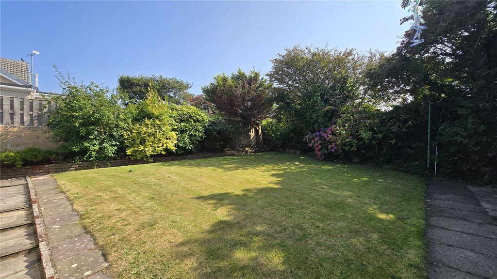 Property photo 2 of 19 Picture No. 24