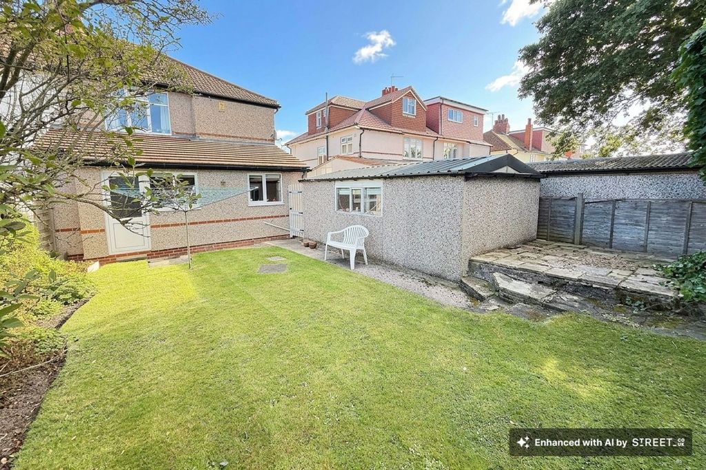 Property photo 2 of 21