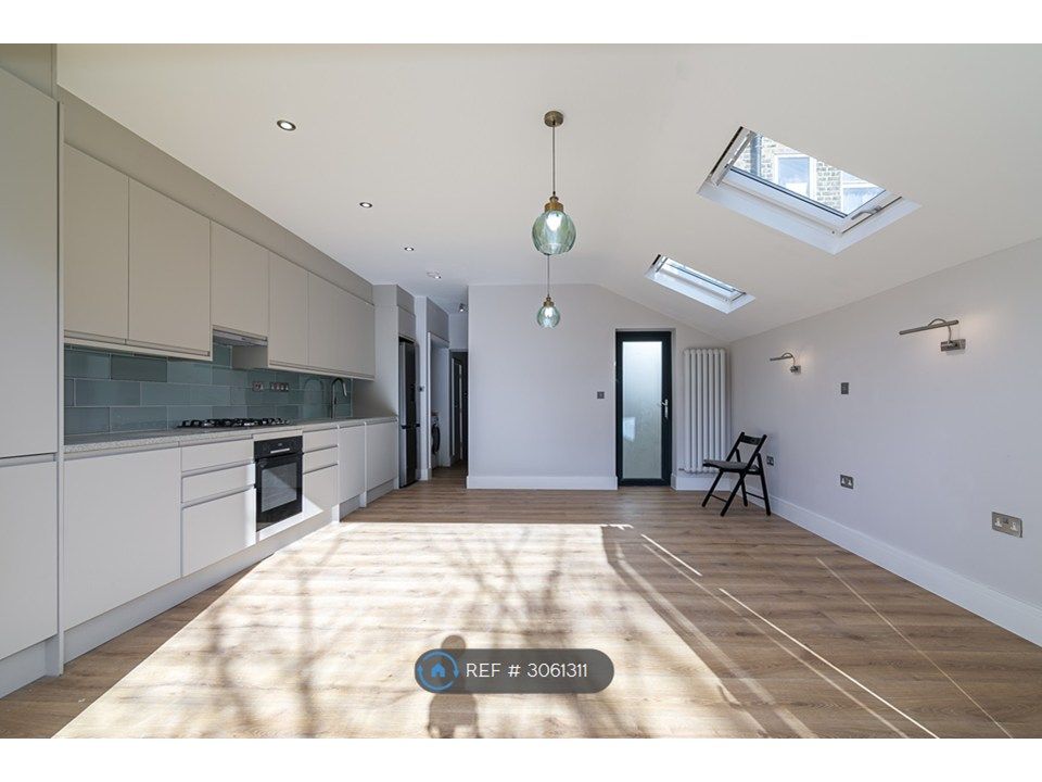 Property photo 1 of 15 Main Room