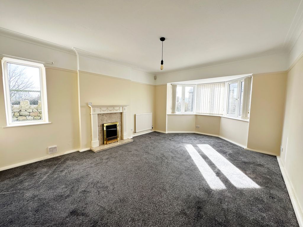 Property photo 2 of 25