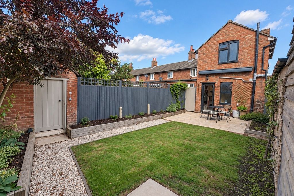 Property photo 2 of 14 5548533