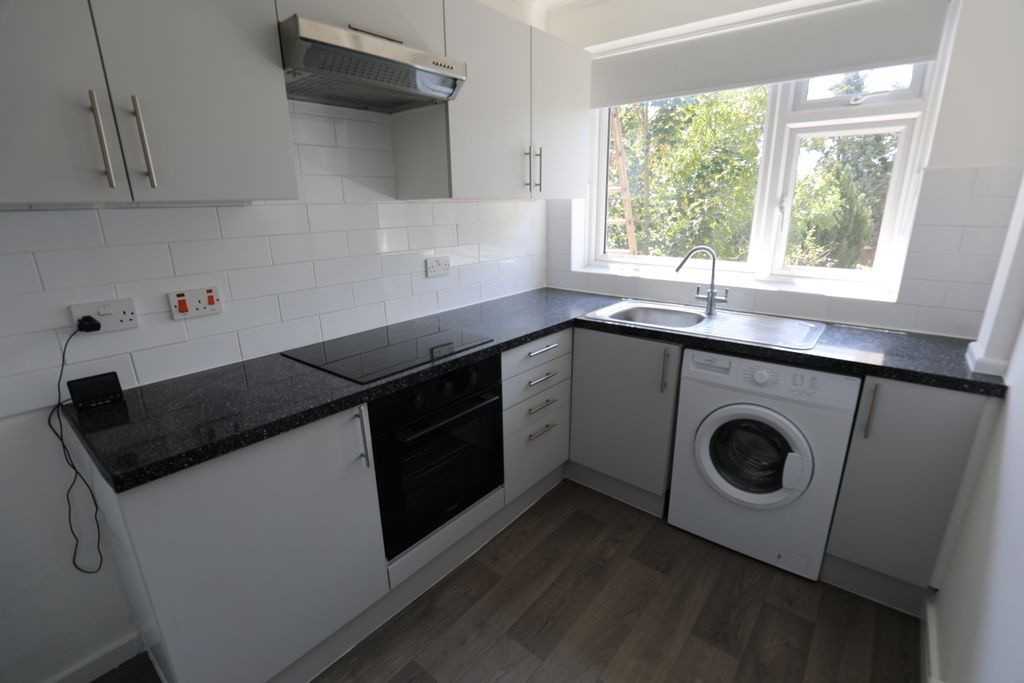 Property photo 2 of 10 8E0A9676