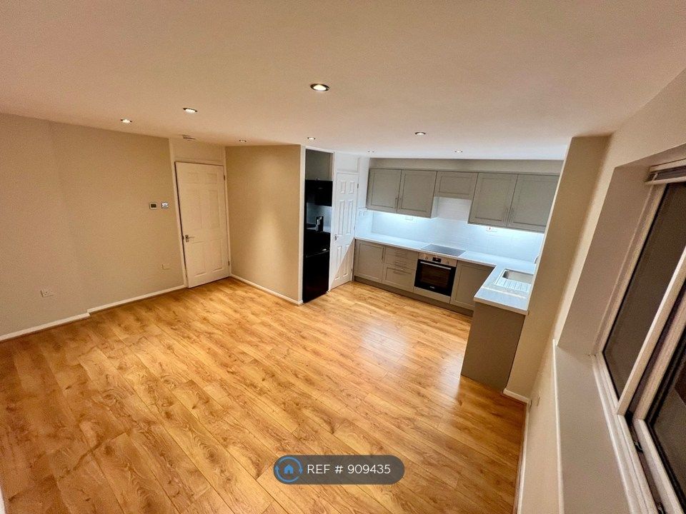 Property photo 1 of 10 Open Plan Lounge/Kitchen
