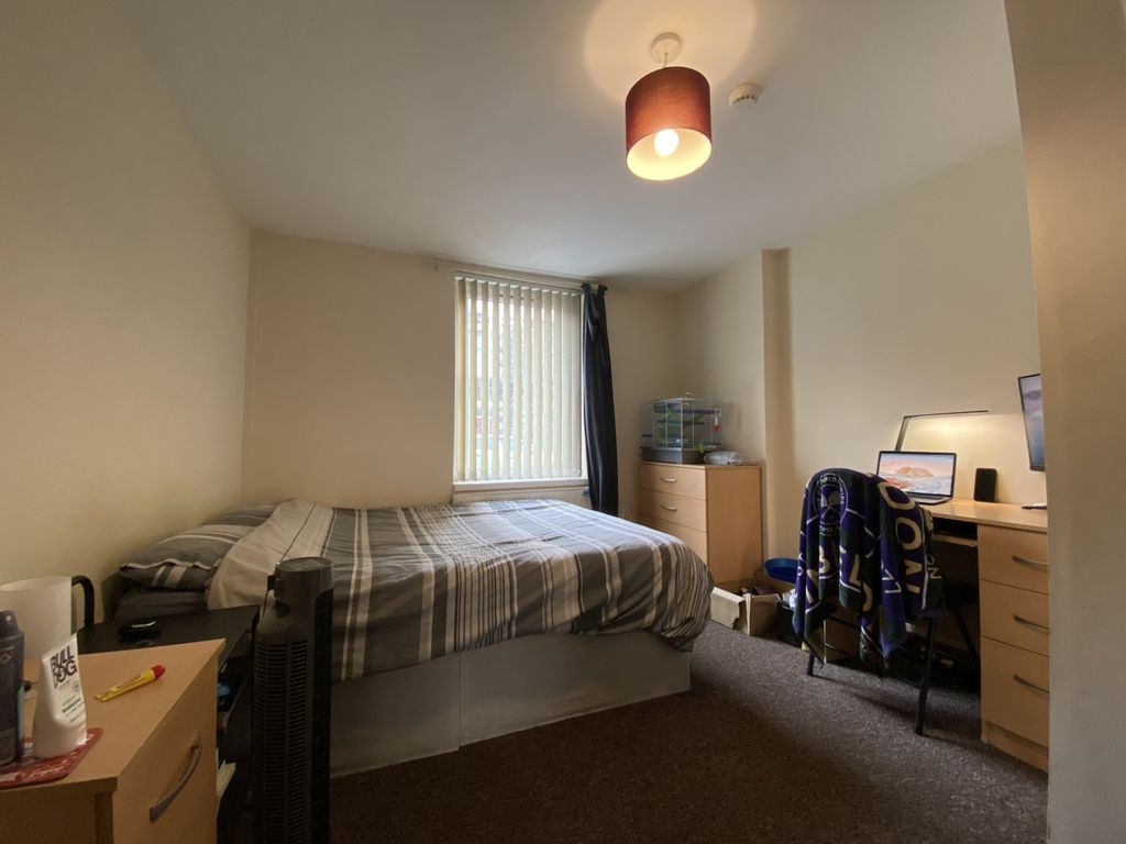Property photo 3 of 5