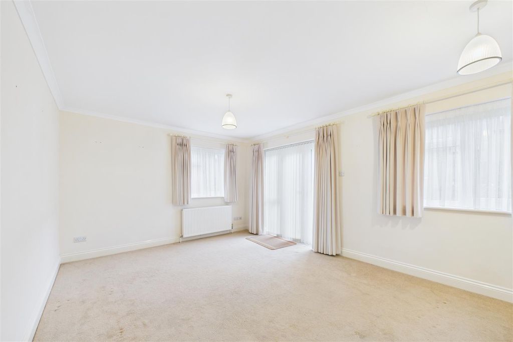 Property photo 3 of 15 Living Room