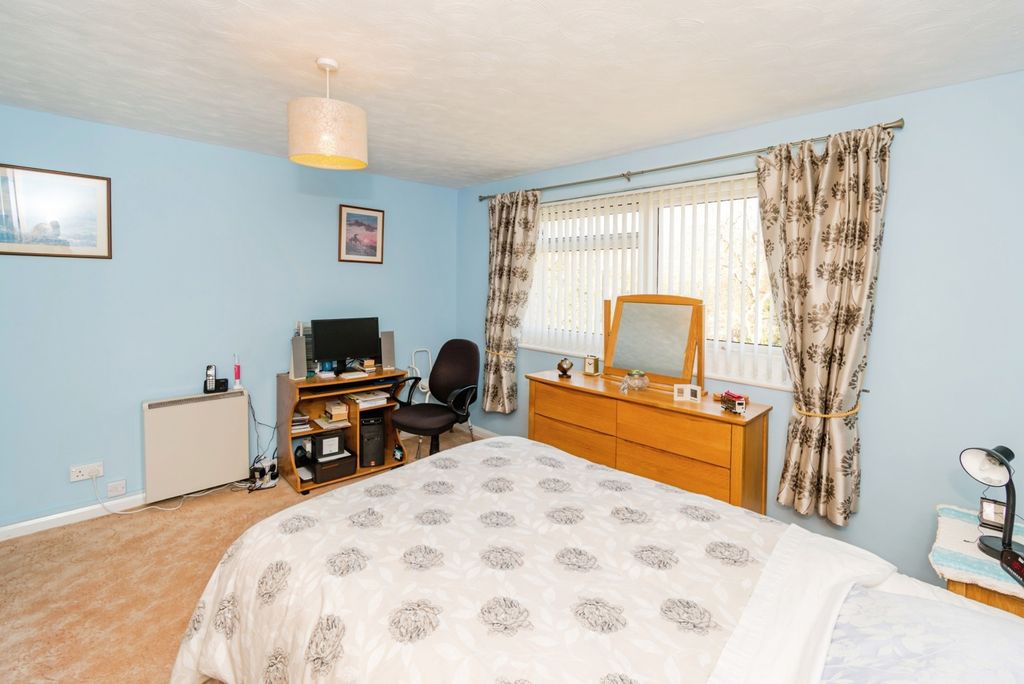 Property photo 3 of 17 Photo