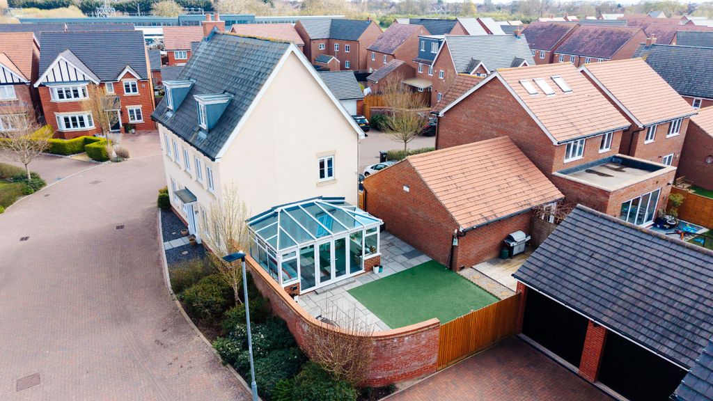 Property photo 3 of 32