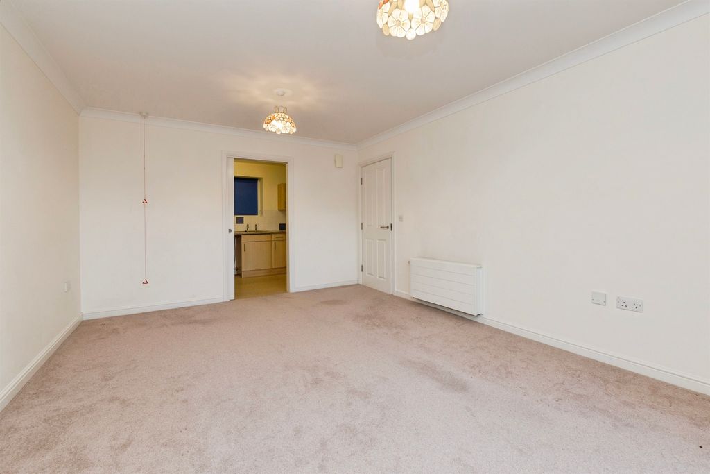 Property photo 3 of 10