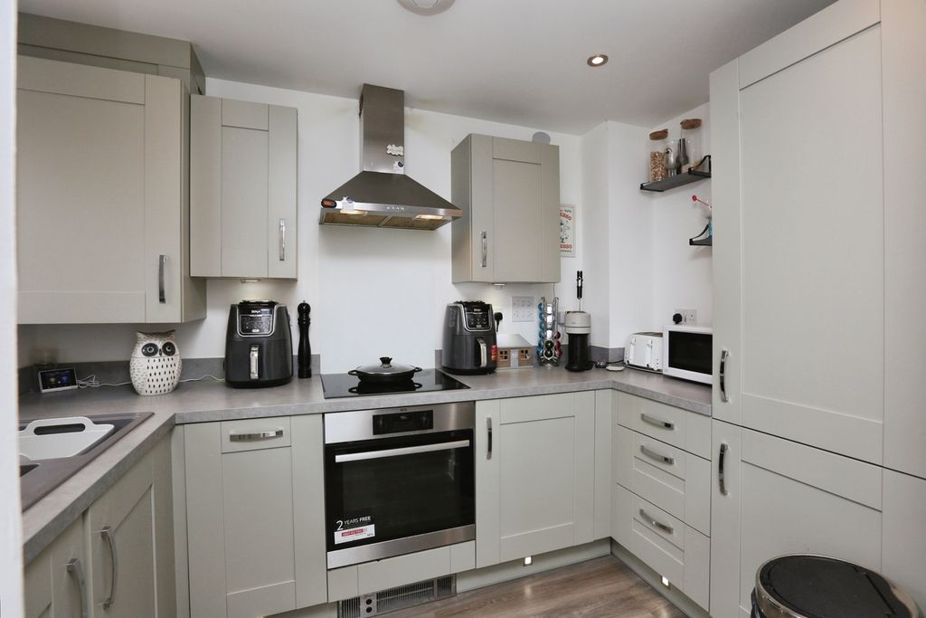 Property photo 3 of 22 Pbox-Img.Jpg