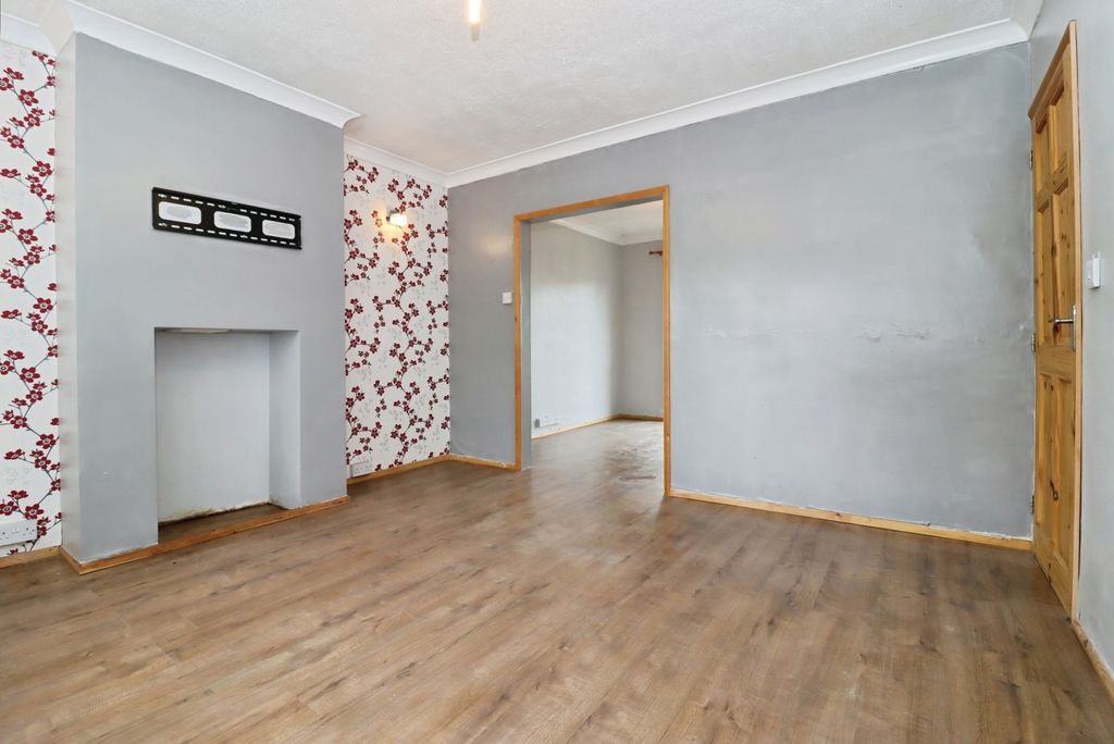 Property photo 3 of 14 Photo