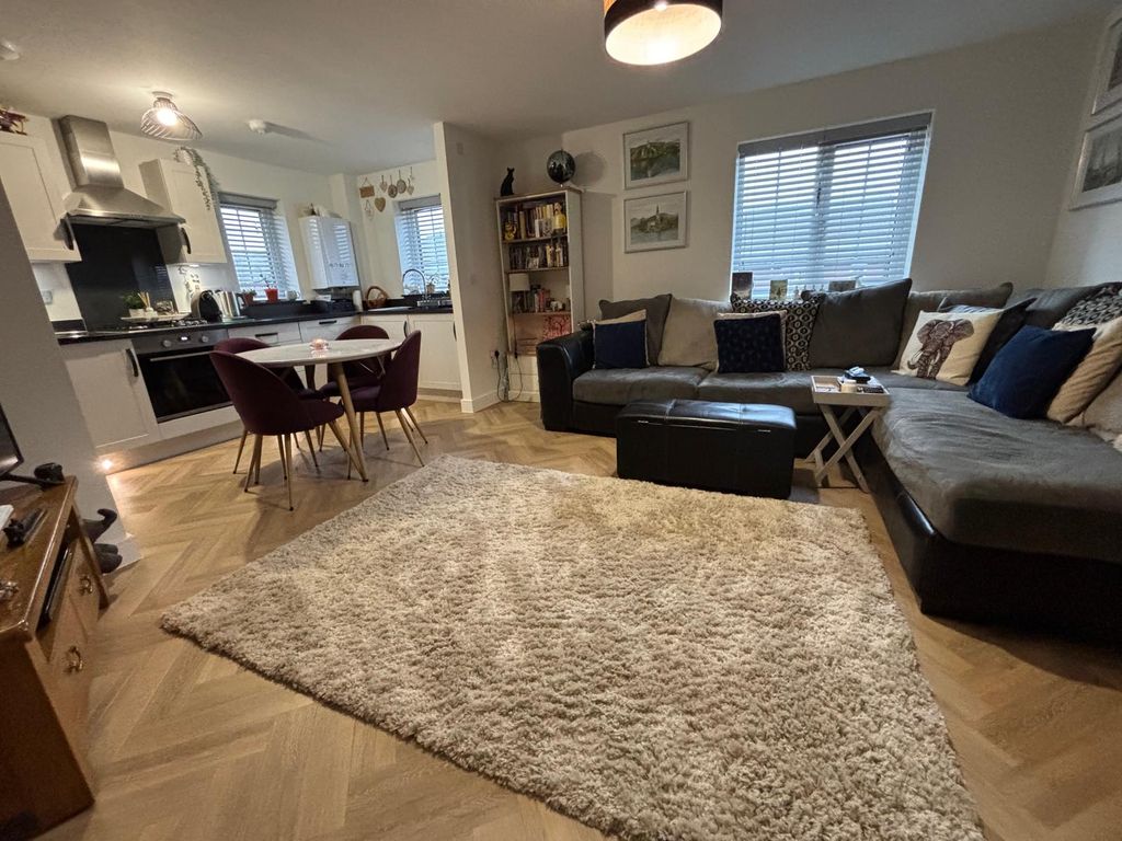 Property photo 3 of 12 Image