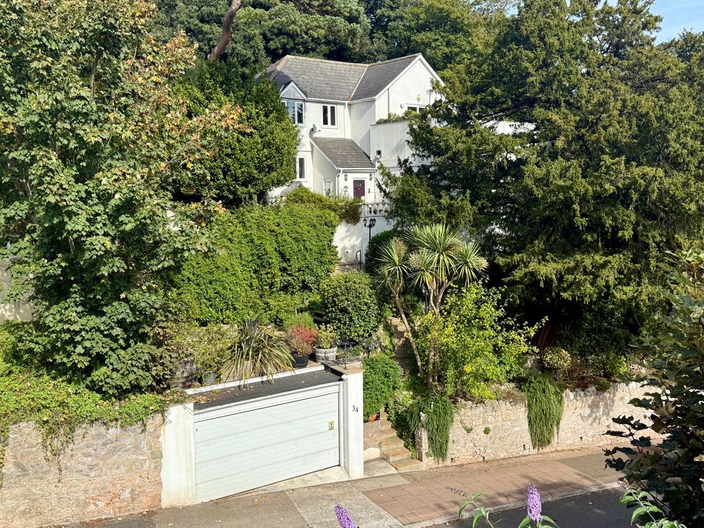 Property photo 1 of 35