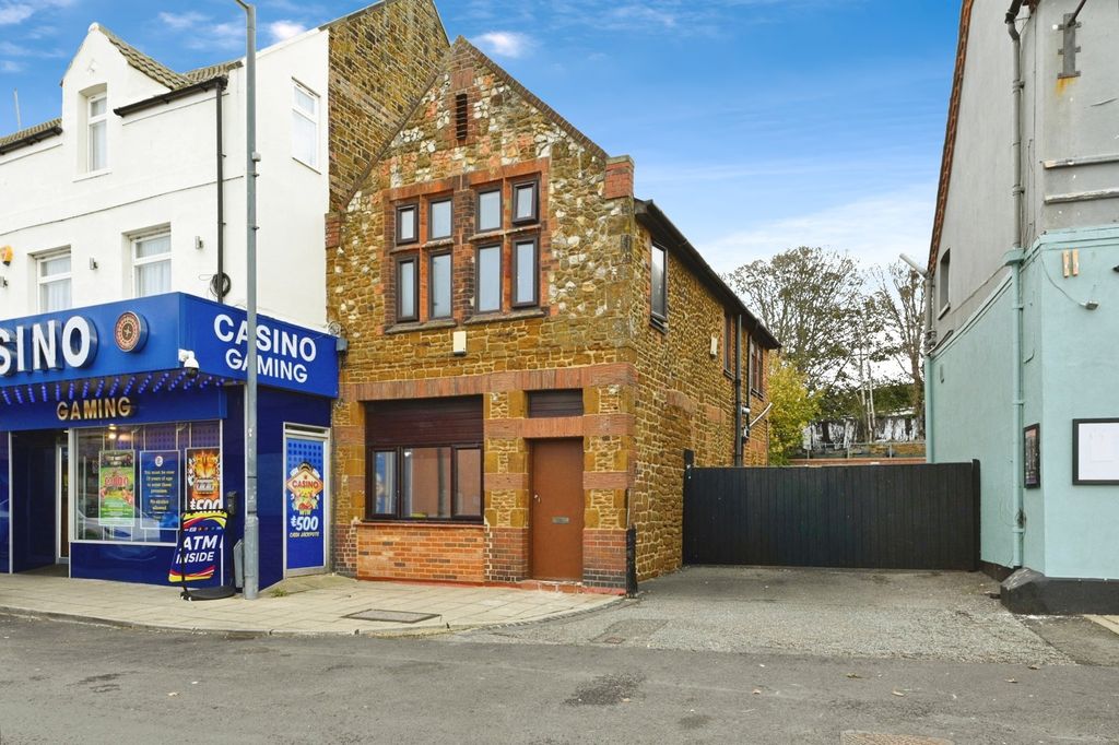 Property photo 1 of 30 Photo