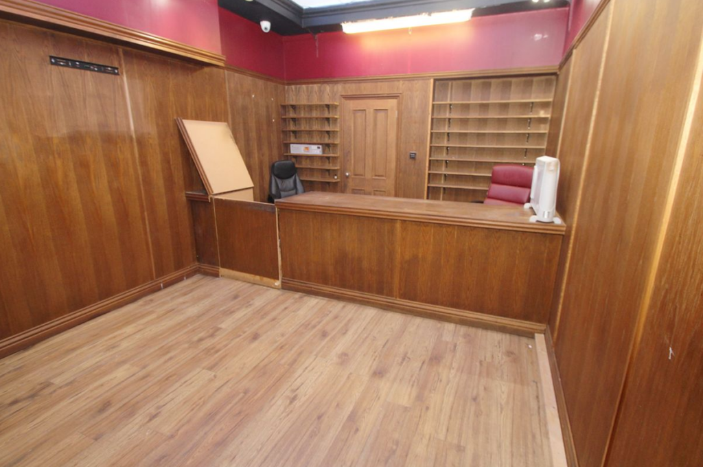 Property photo 2 of 9