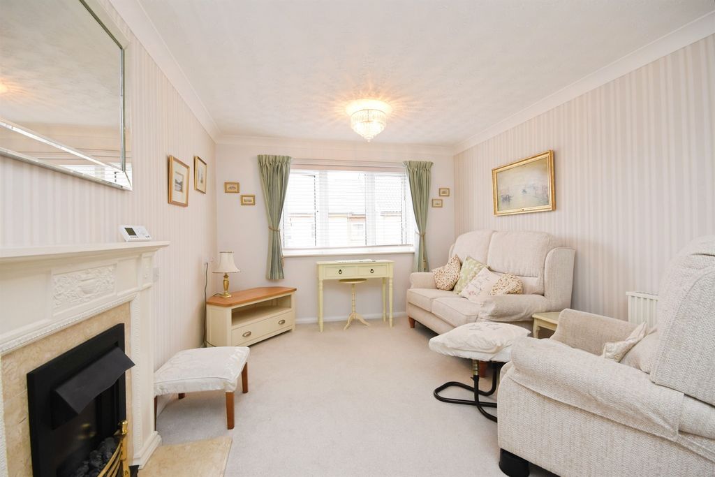 Property photo 3 of 34 Image