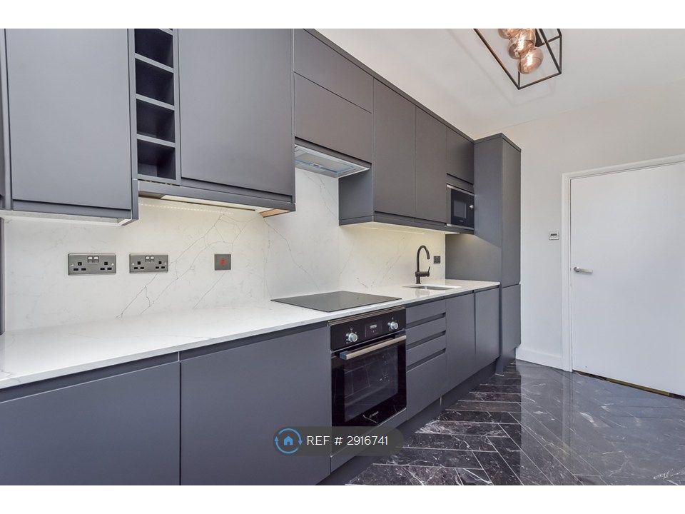 Property photo 2 of 9 Kitchen
