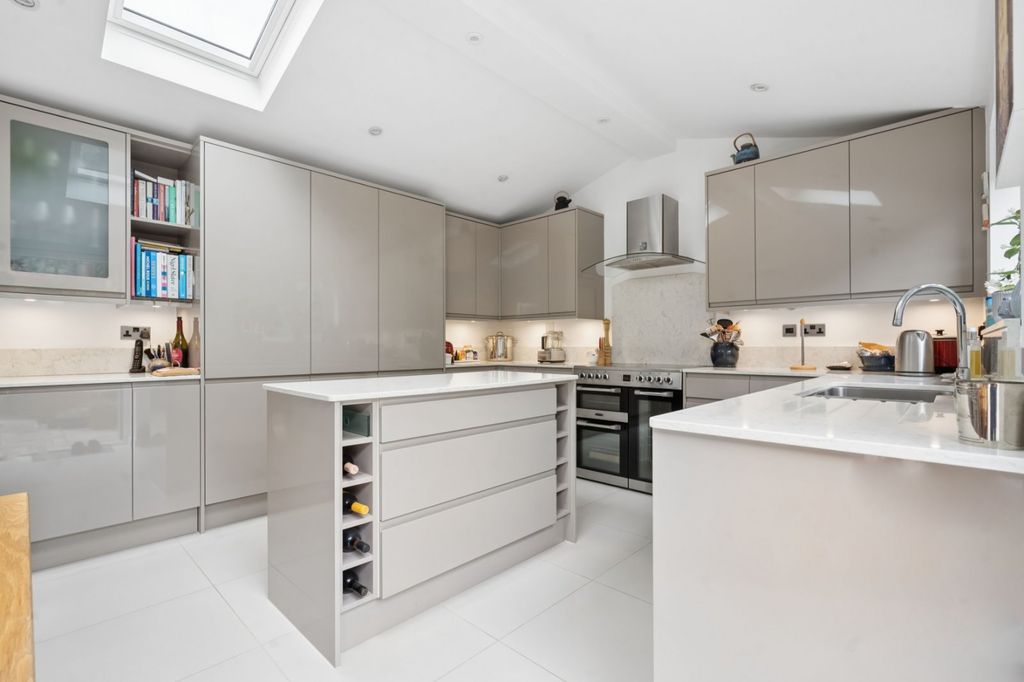 Property photo 3 of 17 Picture No. 04