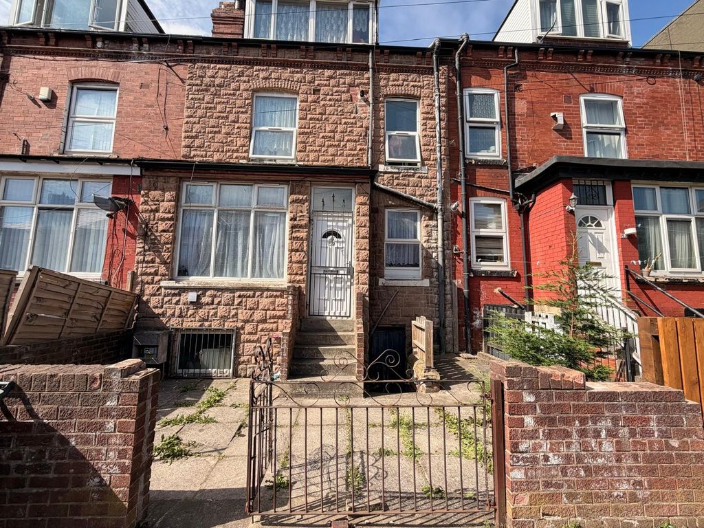 Property photo 2 of 12