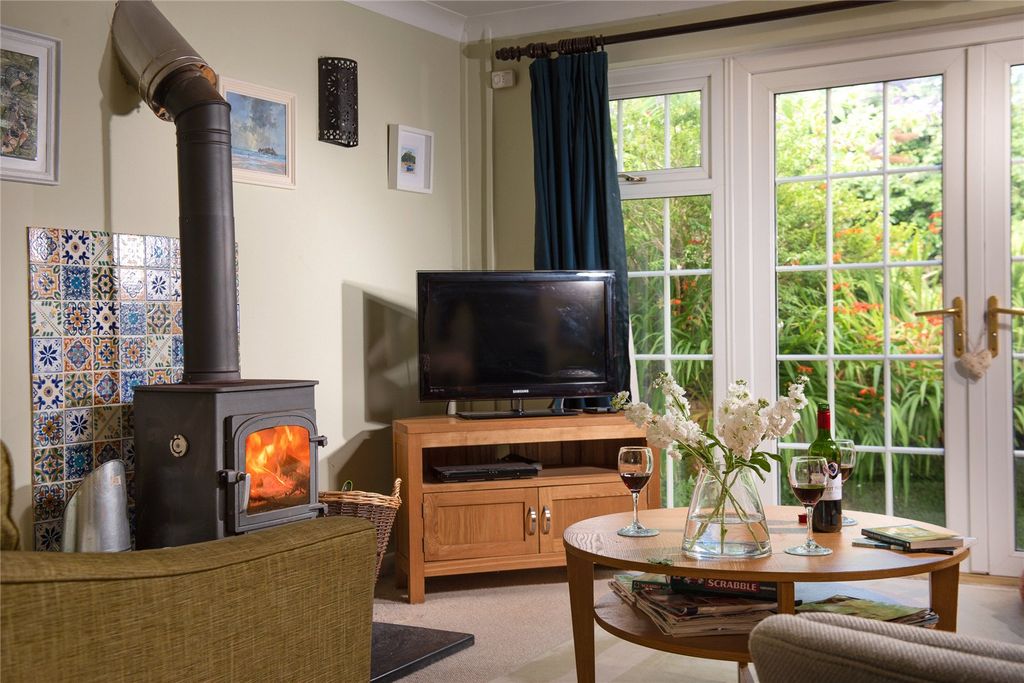 Property photo 2 of 15 Picture No. 17