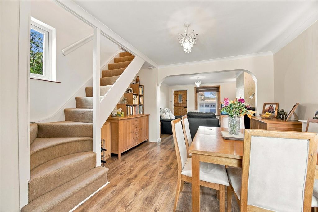 Property photo 3 of 18 Dining Room