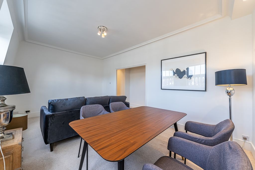 Property photo 2 of 18 Flat-C-23-Warwick...