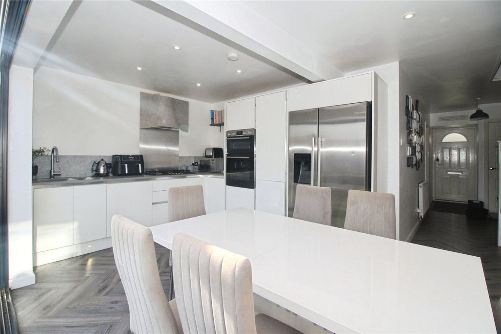 Property photo 2 of 16 Open Plan Kitchen