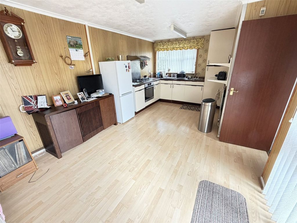Property photo 2 of 17 Picture No. 09