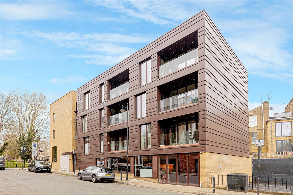 Property photo 2 of 15 Elmore Street (1).Jpg