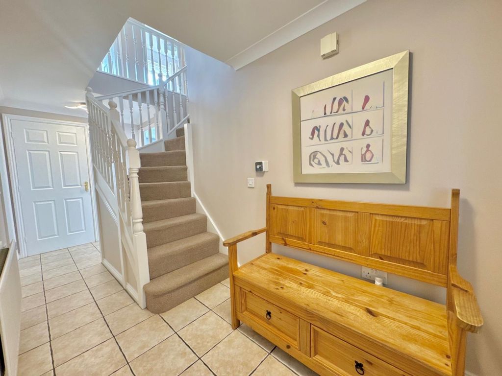 Property photo 2 of 33 2B9Ffc76-8613-48cc-Bf56-50898d1Db44c