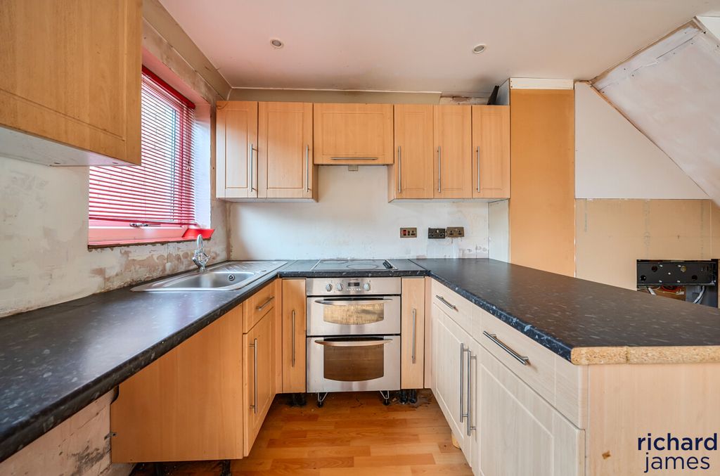 Property photo 3 of 12 371E8422043B442F8Be1Dade5Ecc69Ec